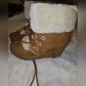 Women's Tan and Cream Wedge Boots